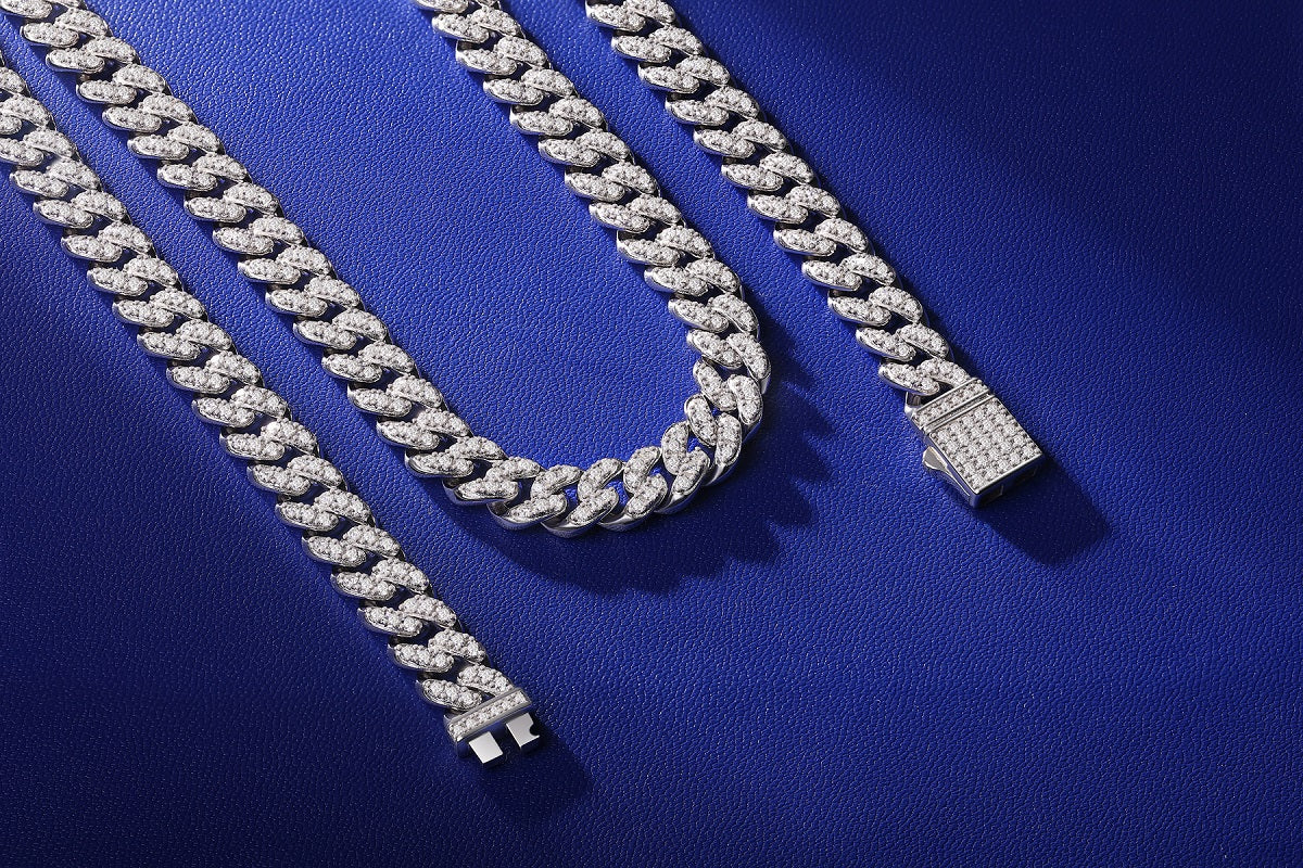 TAAZLUXE™ Cuban Chain with Moissanites - 18K Gold Vermeil