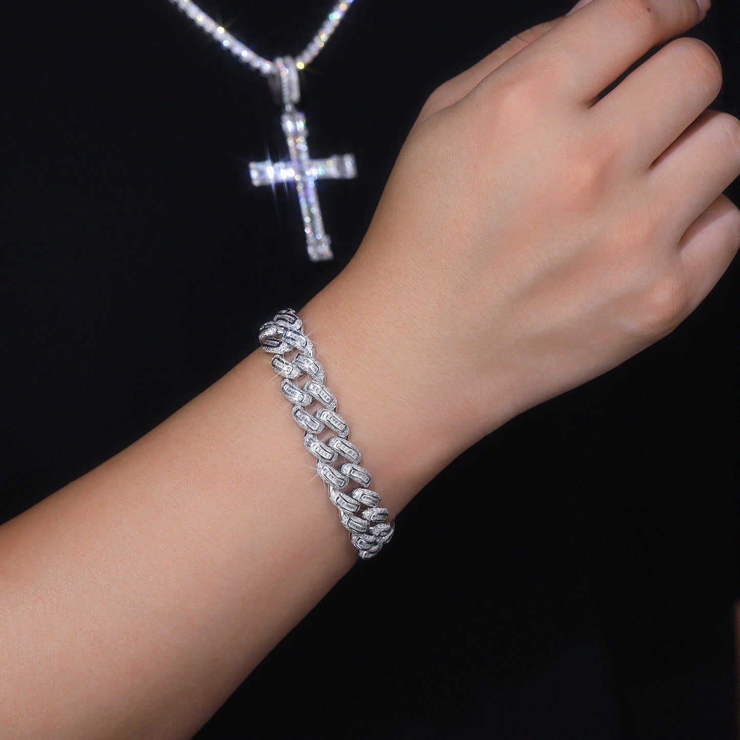 TAAZLUXE™ Cuban Chain Bracelet with Moissanites - 18K White Gold Vermeil