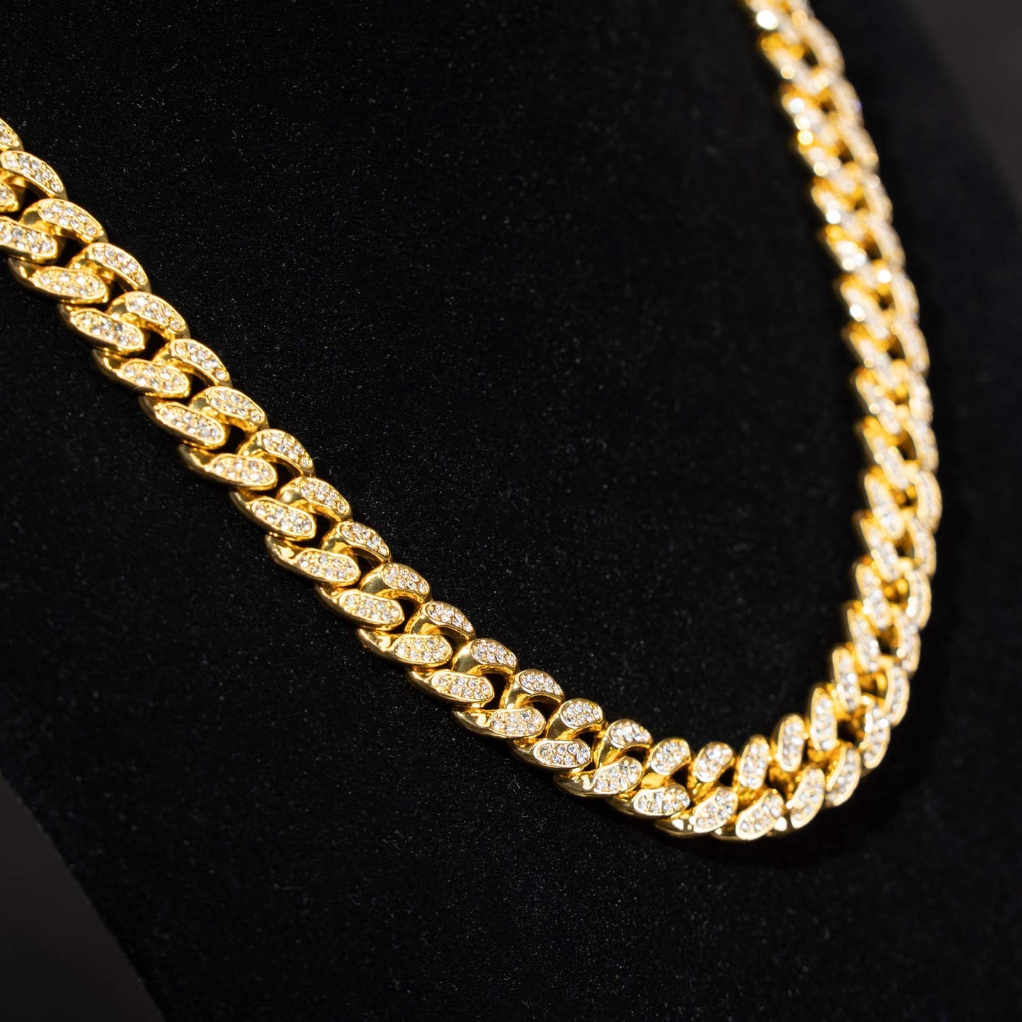 TAAZLUXE™ Cuban Chain with Moissanites - 18K Gold Vermeil