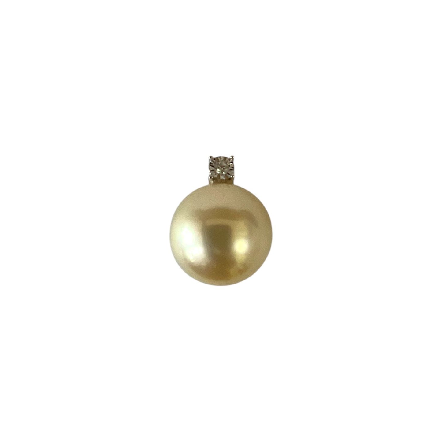 South Sea Pearl Platinum PT950 with Natural Diamond