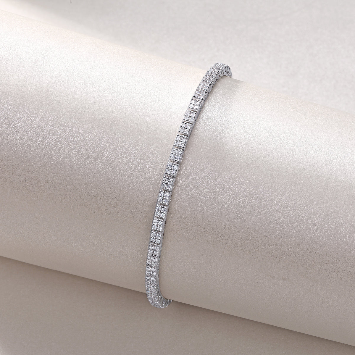 TAAZLUXE™ Tennis Bracelet with paved moissanites - 18K White Gold Vermeil