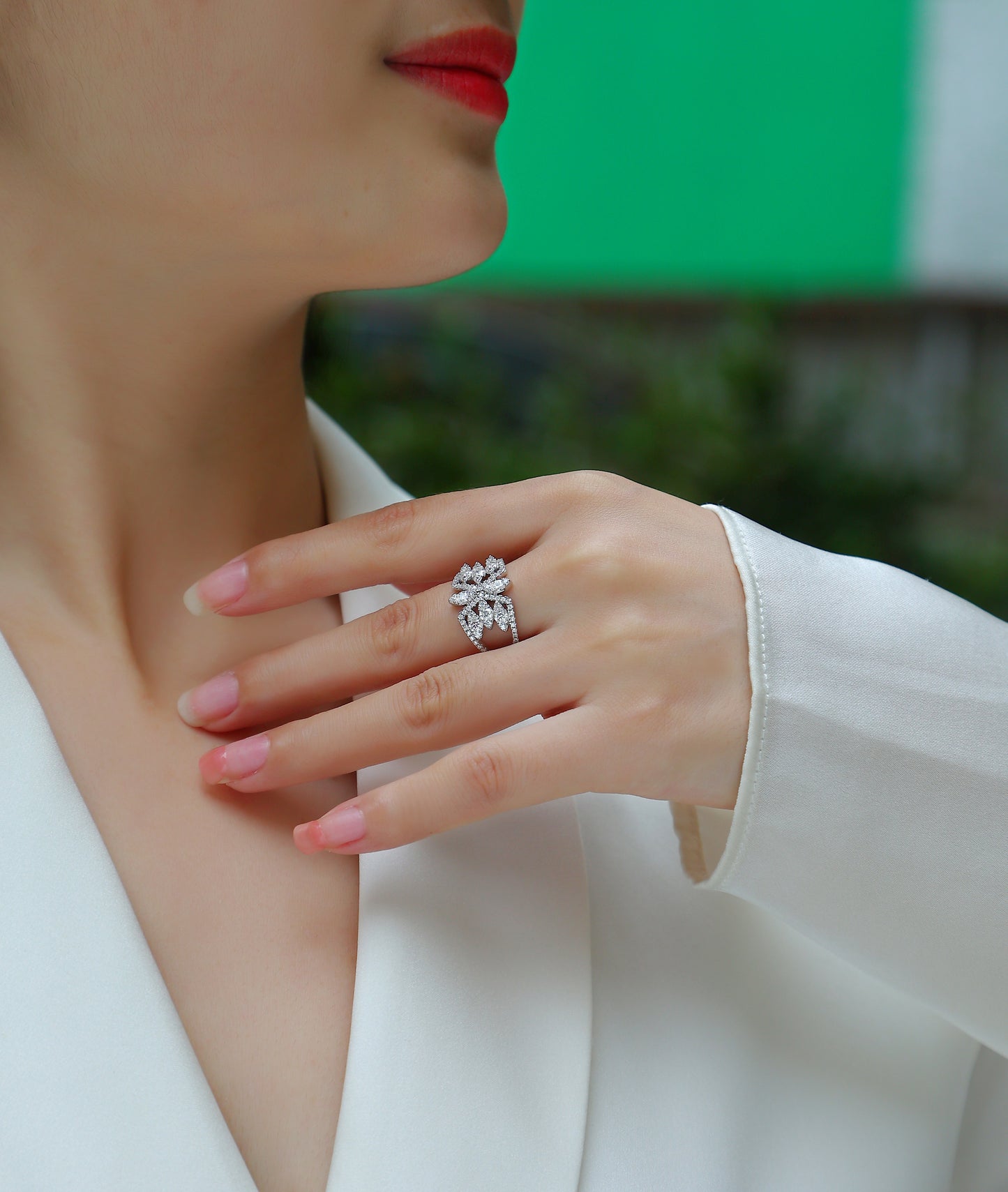 TAAZLUXE™ Ring with Moissanites - Silver