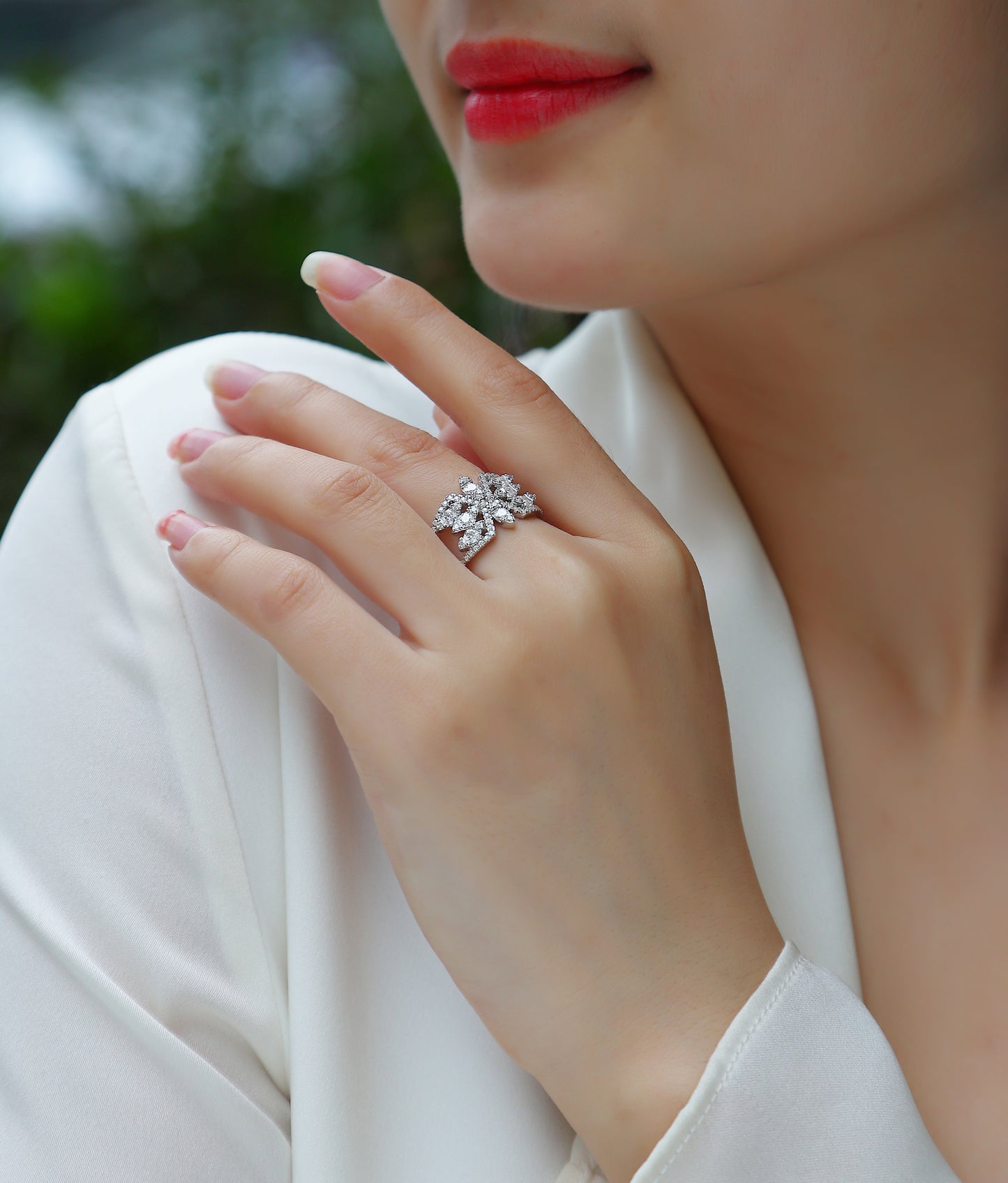 خاتم TAAZLUXE™ مرصع بأحجار المويسانايت - مطلي بالذهب الأبيض عيار 18 قيراطًا