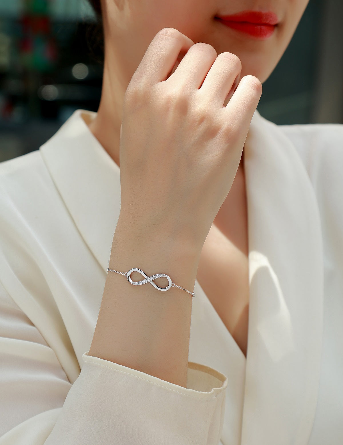 TAAZLUXE™ Infinity bracelet with Moissanites - 18K White Gold Vermeil