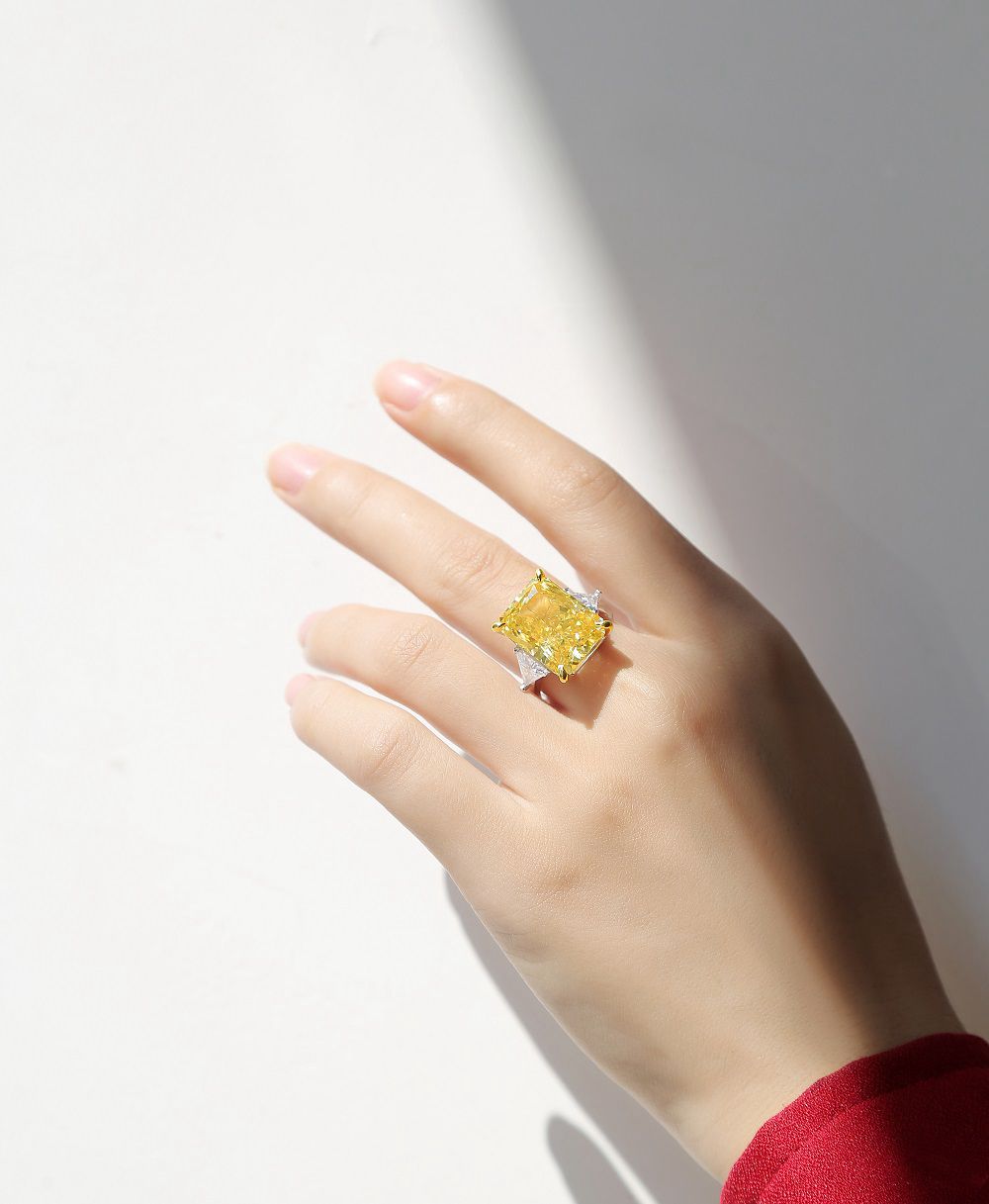TAAZLUXE™ Yellow Cubic Zirconia and Moissanite Ring - Silver