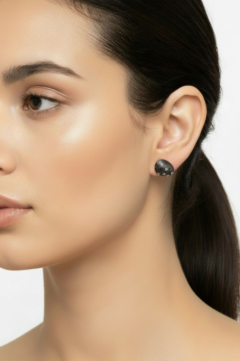 Teardrop Studs Black - On Model